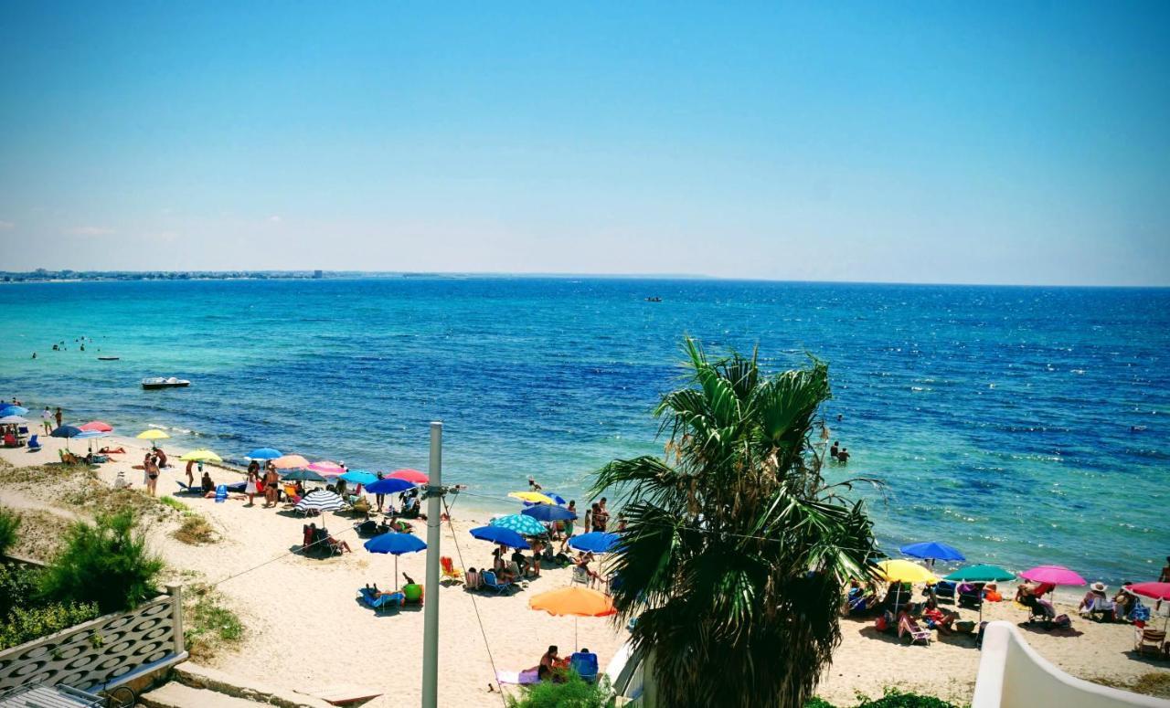 Porto Cesareo Appartamento Panoramico Fronte Mare Con Parcheggio Coperto 토레 라필로 외부 사진