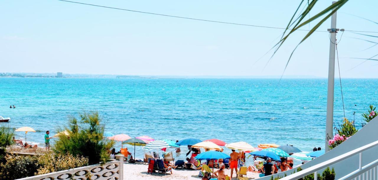 Porto Cesareo Appartamento Panoramico Fronte Mare Con Parcheggio Coperto 토레 라필로 외부 사진