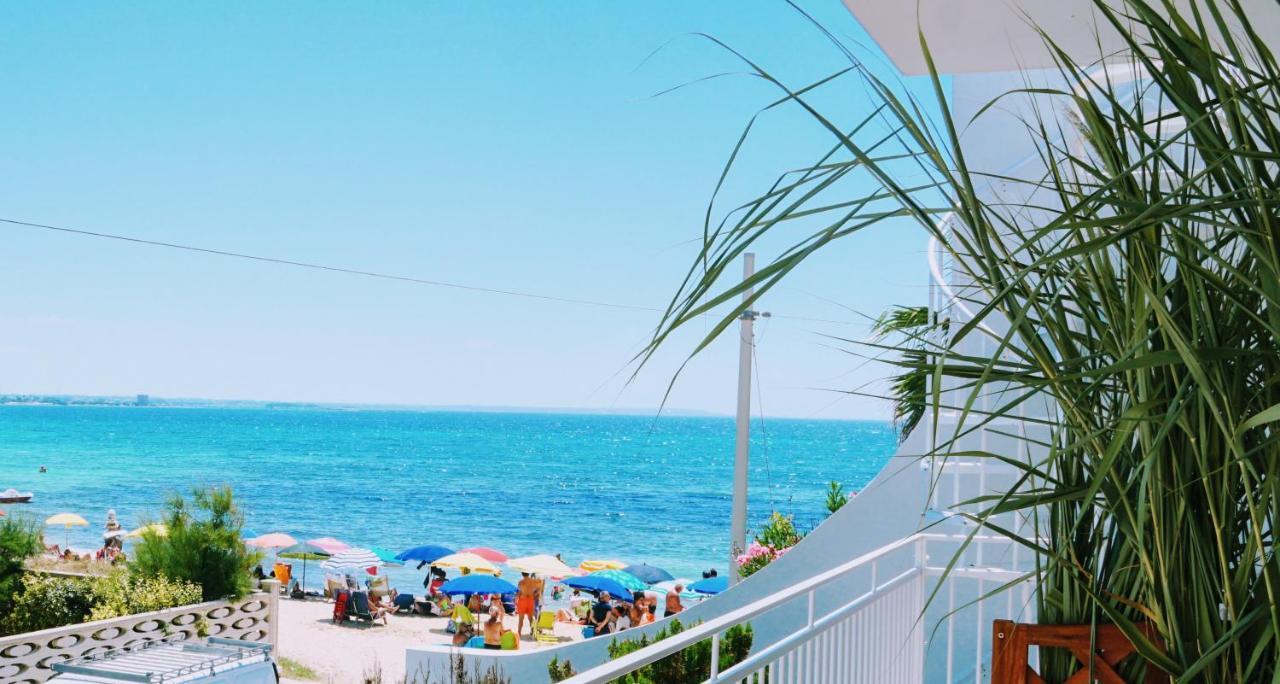 Torre Lapillo Fronte Mare In Centro Con Parcheggio Coperto 토레 라필로 외부 사진