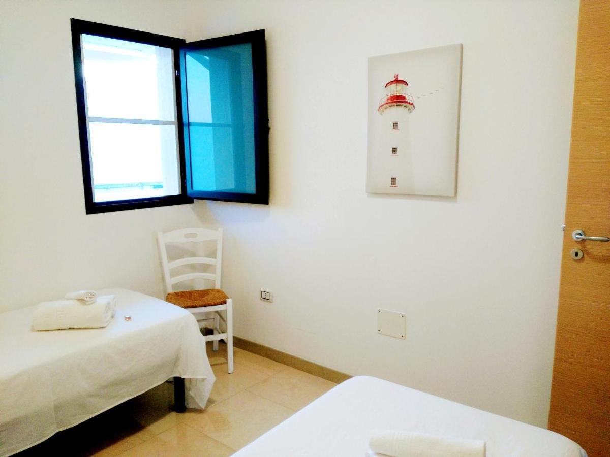 Porto Cesareo Appartamento Panoramico Fronte Mare Con Parcheggio Coperto 토레 라필로 외부 사진