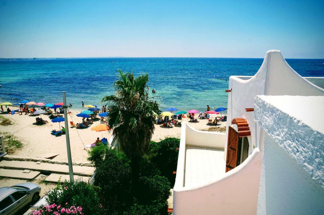 Porto Cesareo Appartamento Panoramico Fronte Mare Con Parcheggio Coperto 토레 라필로 외부 사진
